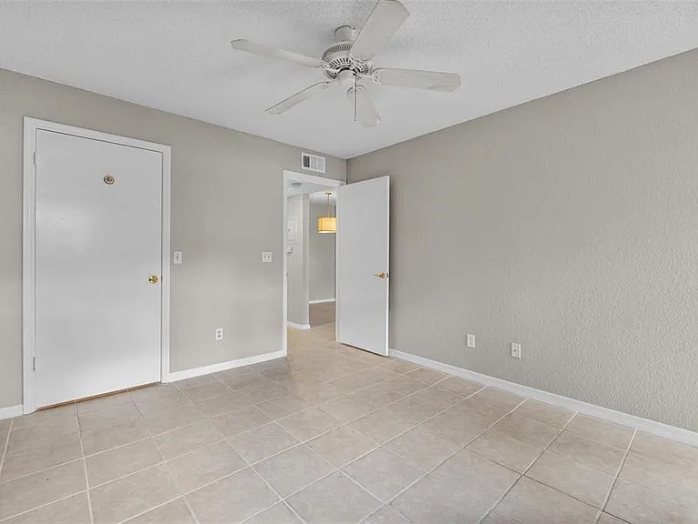 5116 Conroy Rd #15 — Photo 37