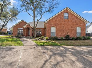704 Fieldstone Dr, Hewitt, TX 76643