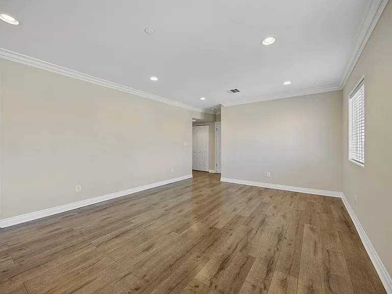 872 N Edgemont St #8721 — Photo 5