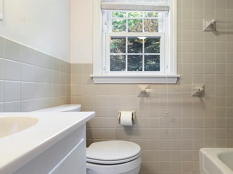 216 Claybrook Rd — Photo 18