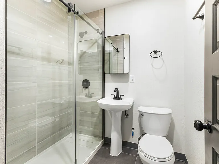 Kensington Apartments — Photo 11