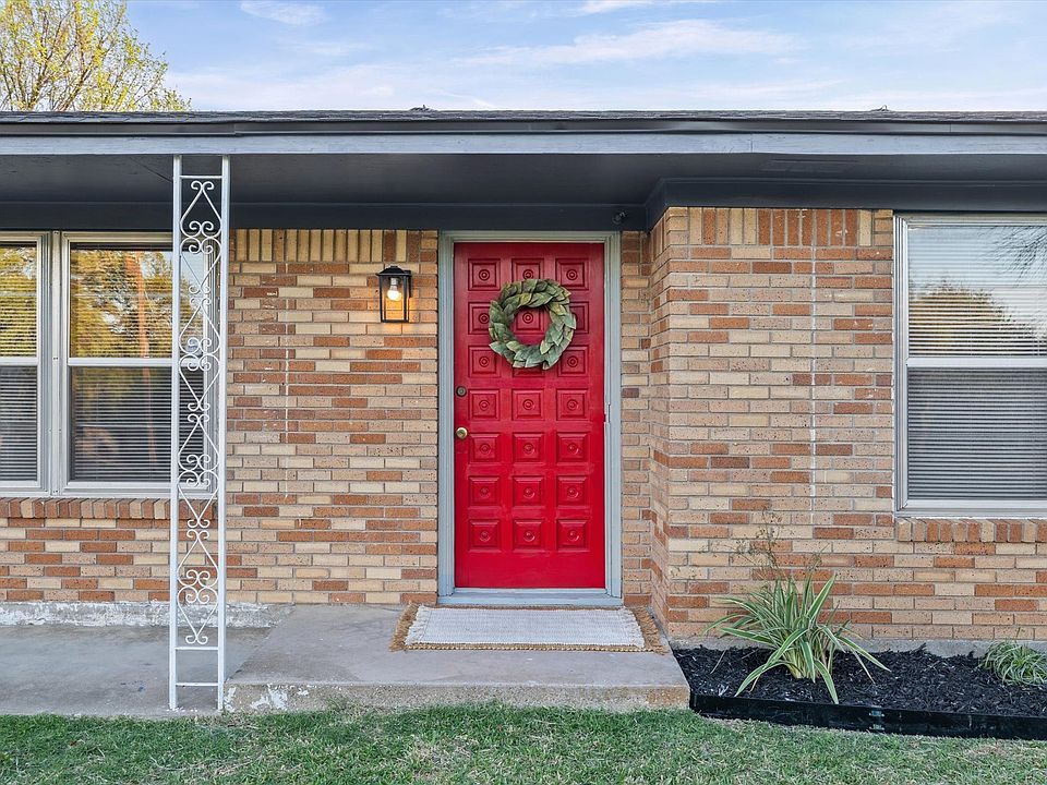 1st image of 605 Catalina Dr