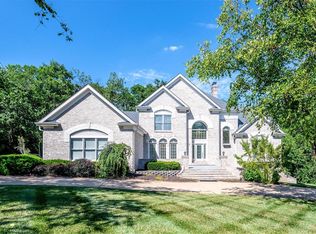 12817 Topping Woods Estate Dr, Saint Louis, MO