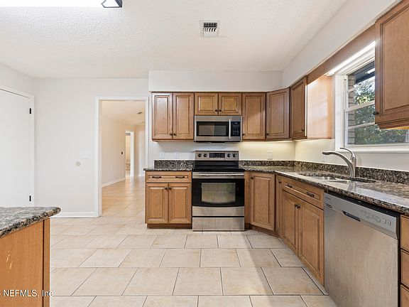 5th image of 4135 DAWNRIDGE Road E