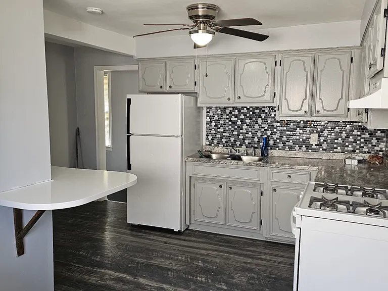 27829 Carlysle St — Photo 10