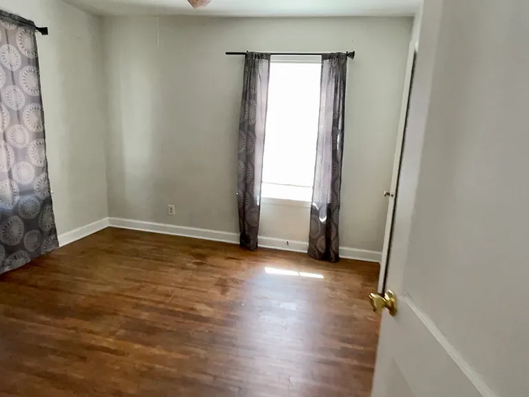 701 NW #E — Photo 6