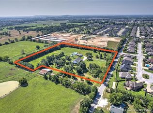 1802 S Liberty Bell Rd, Rogers, AR 72758