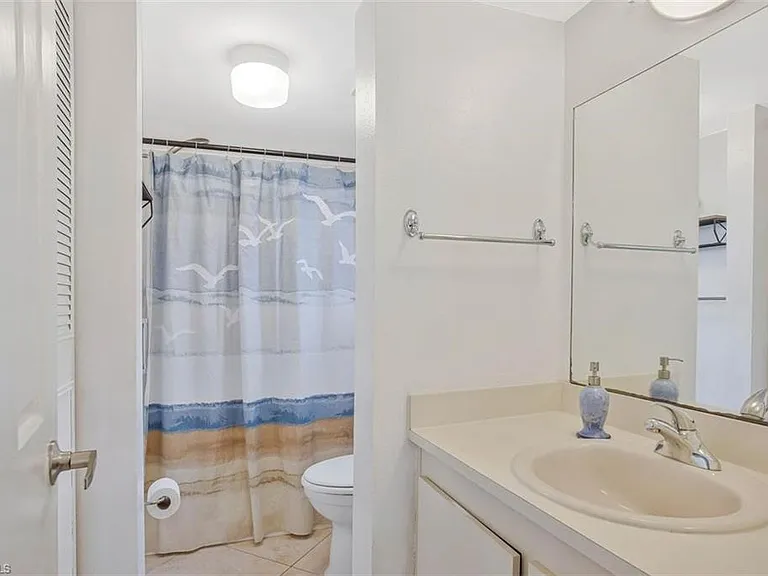 4318 27th Ct SW #101 — Photo 15