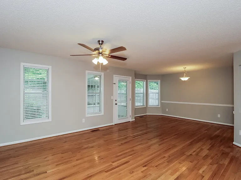 426 Ivy Crest Dr — Photo 6