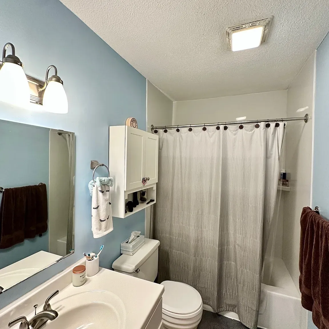 1001 Twin Circle Dr — Photo 2