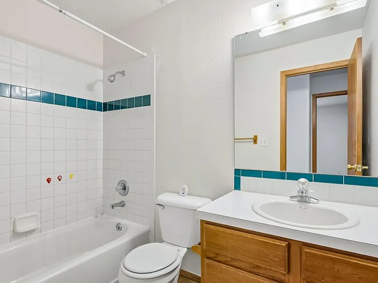 1857 Winchester Ct — Photo 10