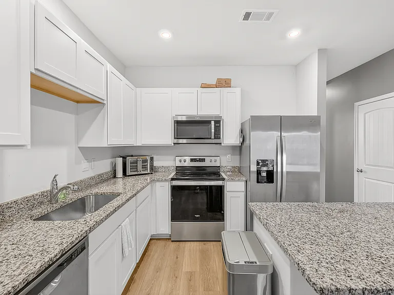 140 Cecil Rd — Photo 9
