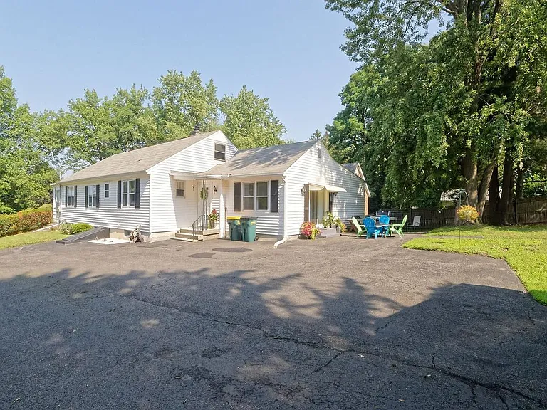 263 N Greenbush Rd — Photo 18