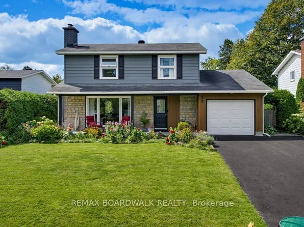 39 Welkin Cres, Ottawa, ON K2E 5M4