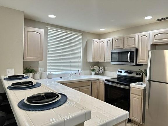 5th image of 2029 5th St