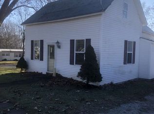 307 E 4th St, West Lebanon, IN 47991