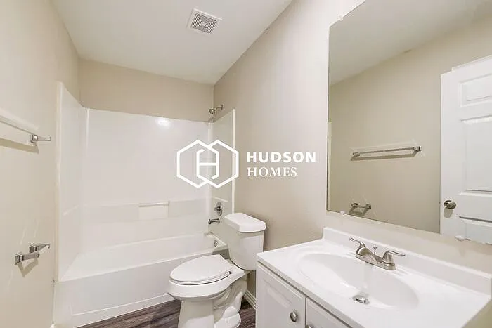 7116 Bywood St — Photo 11