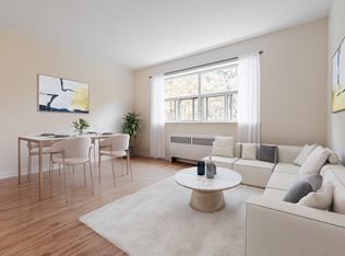 27 Seeley Drive, Toronto, ON M3M 2V7
