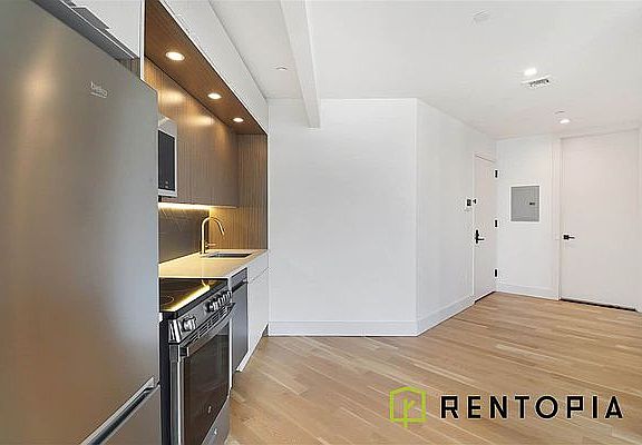 3rd image of 5 Withers St #3F
