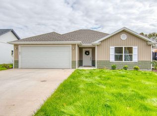 520 S Troy Ave, Springfield, MO 65802