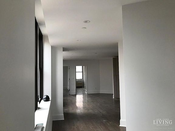 4th image of 15 Park Row APT 25E