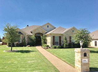 104 Ellis Farm Rd, Hewitt, TX 76643