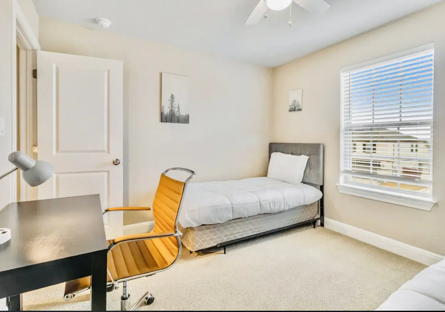 5BR Luxury Home with King Beds, 3.5 Baths, Theater & Chef's Kitchen — Photo 4