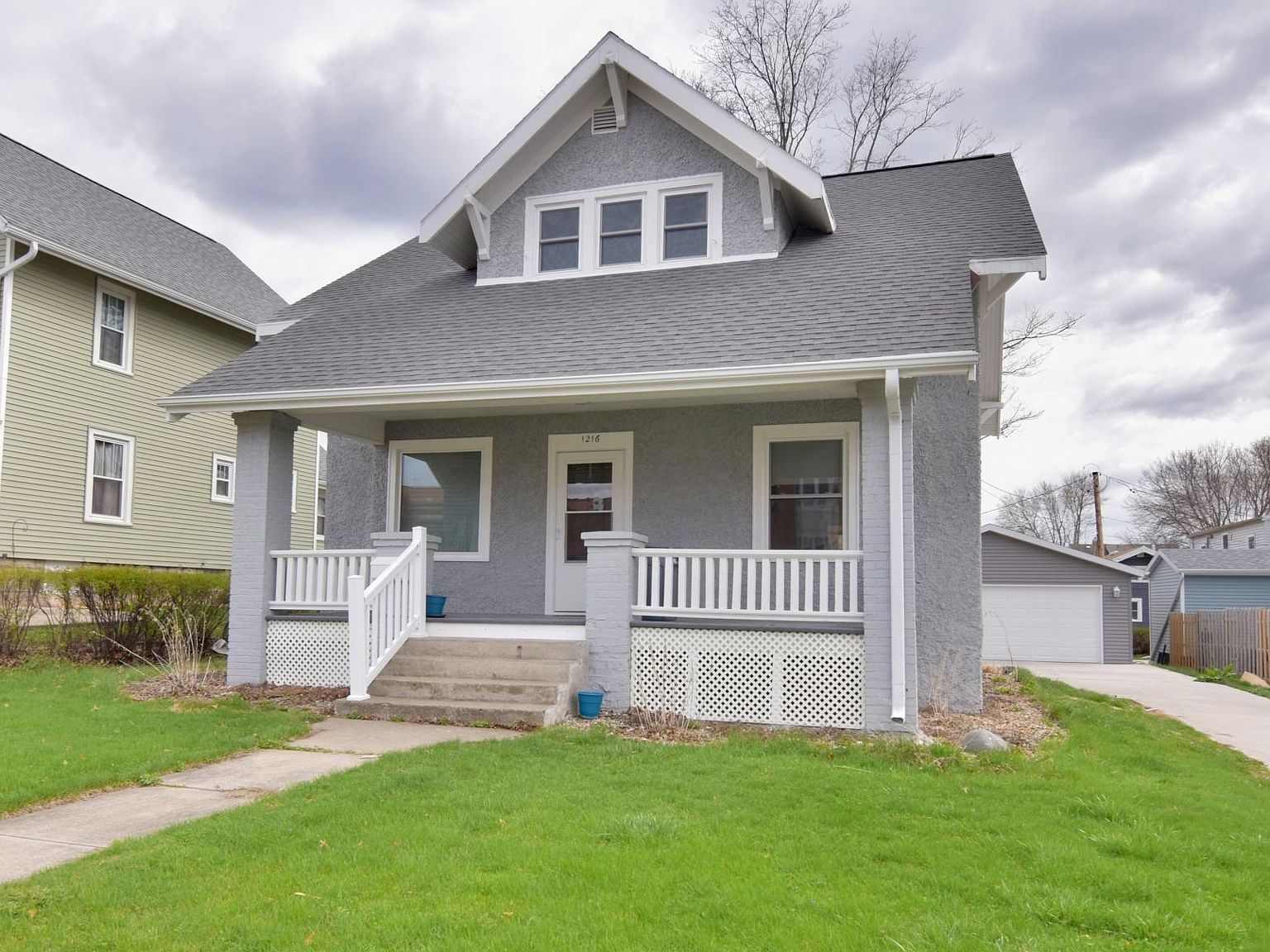 1216 W State St Marshalltown Ia 50158 Mls 5742719 Zillow