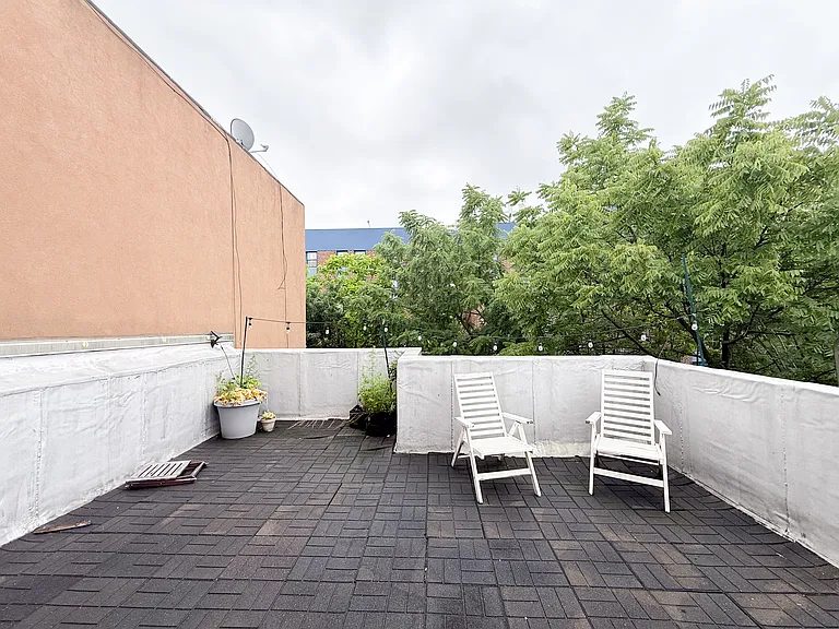 596 Quincy St #4 — Photo 8