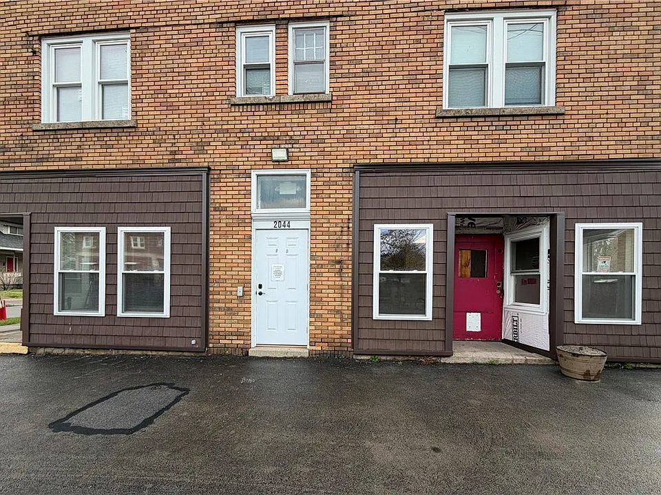 2042 Dewey Ave #2