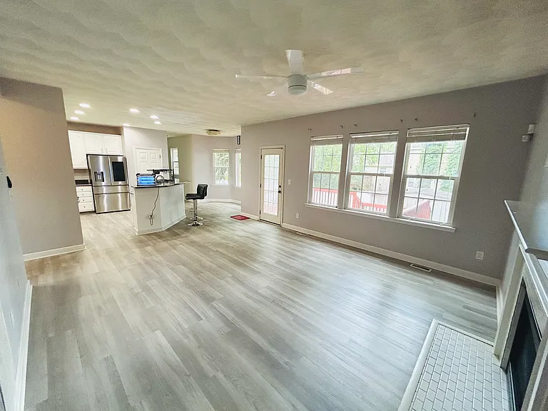 3412 Sale Dr — Photo 12