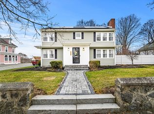 588 Andover St, Lowell, MA 01852