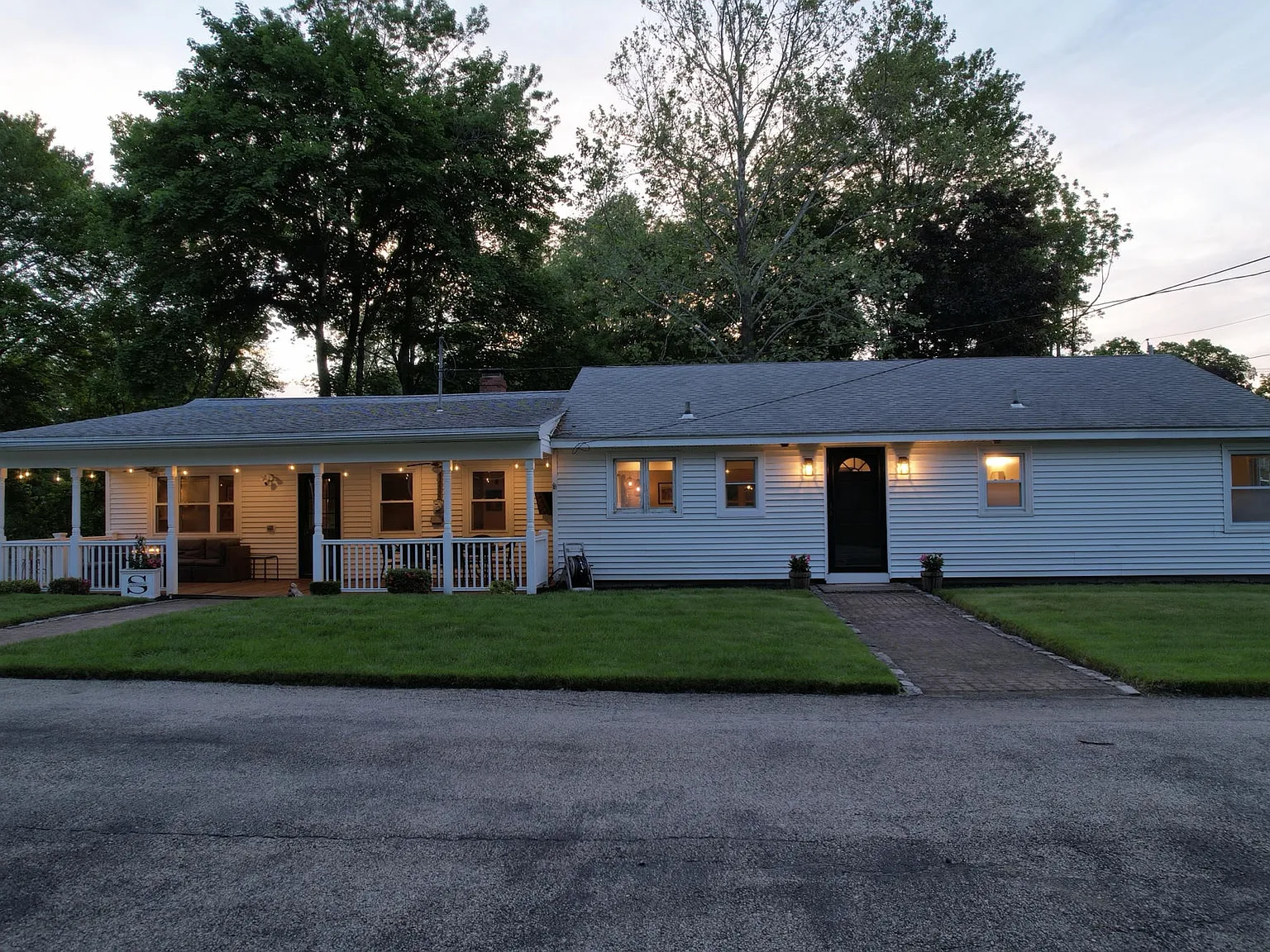 3 bed, 1802 sqft, $3,000 — Photo 2