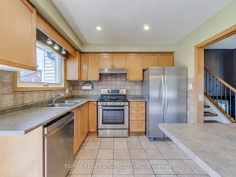 5 Country Club Dr — Photo 20
