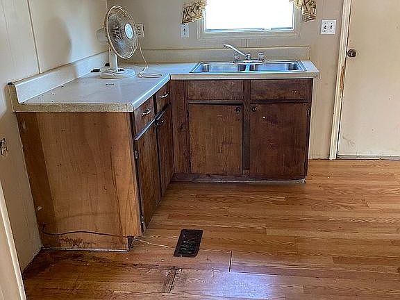 2nd image of 5455 Burgess Ave