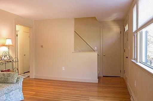 4th image of 16 Chamberlain Ave