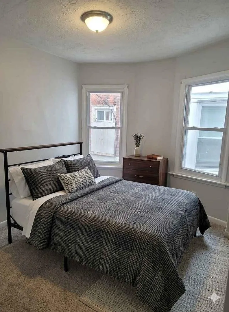 6219 Haverford Ave - Bedroom B — Photo 1