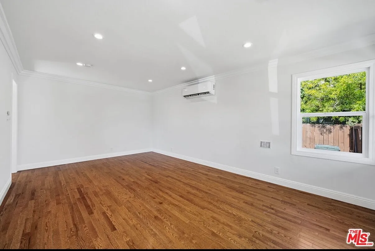 2 bed, 800 sqft, $2,950 — Photo 3