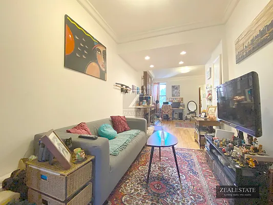 Rented by ZealEstate Group Inc | media 34