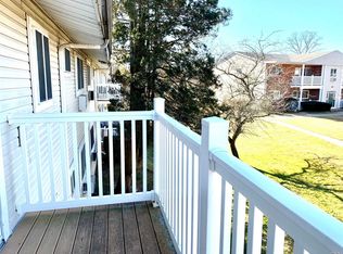 100 Hawthorne Ave APT 2F, Central Islip, NY 11722