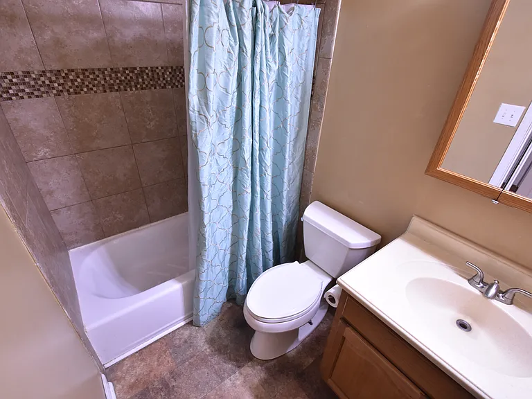 430 Adams St #3 — Photo 6