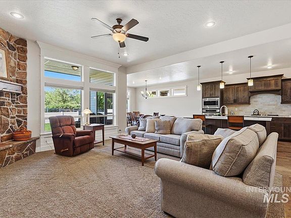 5th image of 2196 E Deerhill Dr