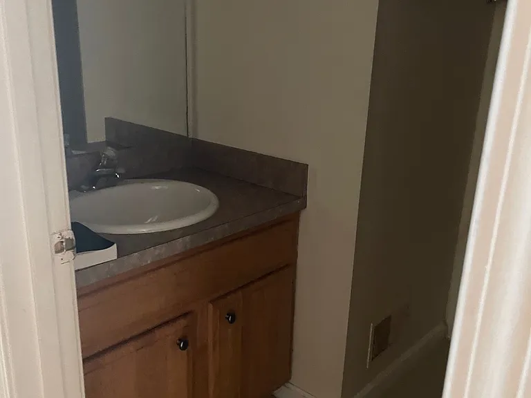 138 Ashberry Dr #E — Photo 13