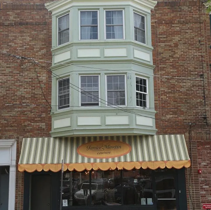 41 Cricket Ave #2
