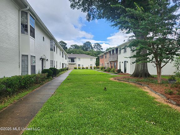 3rd image of 5025 Wayneland Dr APT G5