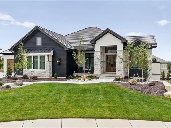 3205 W 149th St, Leawood, KS 66224