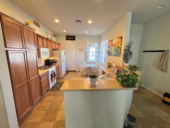3rd image of 19477 Sunrise Rd