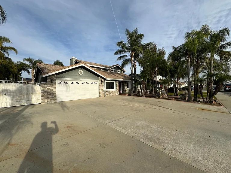 N Magnolia Ave — Photo 10