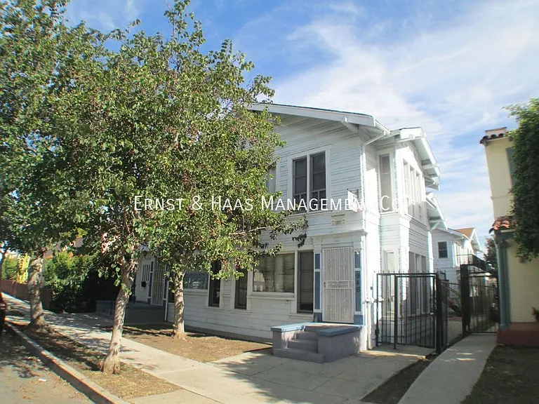 944 Maine Ave #A — Photo 1