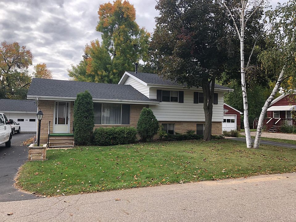 1st image of 22 Cherry St N